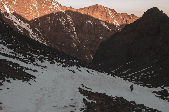2 Days 1 Night Hike Mount Toubkal Tour - The 4:30 am summit climb: pace, cold, and timing to the top