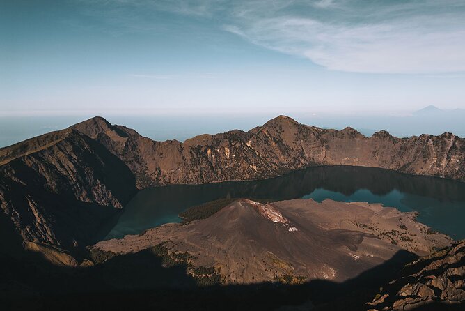 3 Days Tour in Mount Rinjani Summit with Lake Hiking - Day 2: The 2 am Summit Attack, Segara Anak Lake, and Crater Rim Senaru