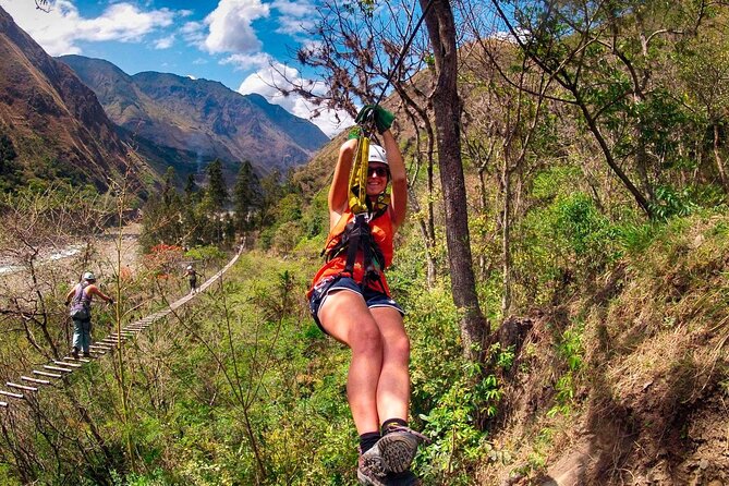 4-Day Inca Jungle Adventure, Mountain Biking, Rafting and Zipline - Santa María night: rafting energy and hostel reality