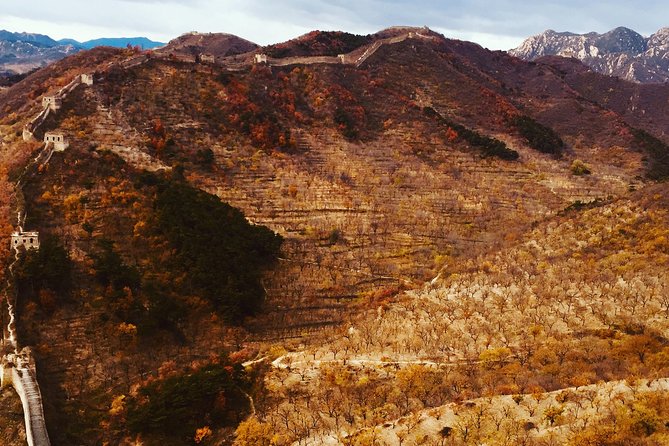 All Inclusive Private Hiking Tour from Huanghuacheng Water Great Wall to Xishuiyu - Entering Huanghuacheng: a steep ridge walk with real exposure