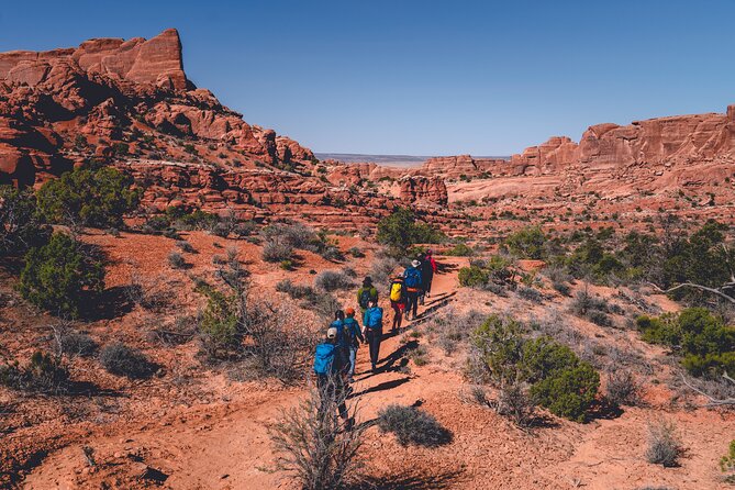 Arches Full Day Private Tour & Hike - Sand Dune Arch: a smaller stop with a different kind of fun