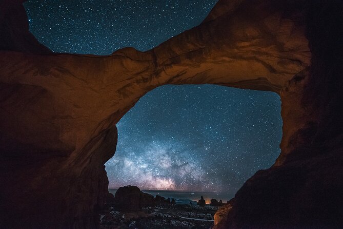 Astro-Photo, Hiking and Stargazing Tour in Arches National Park - What 2 hours feels like in Arches National Park at night