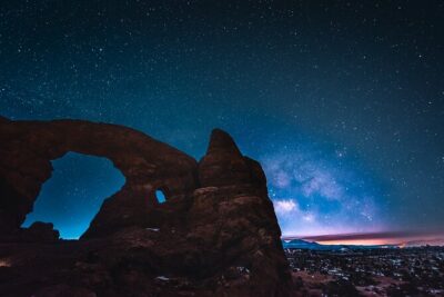 Astro-Photo, Hiking and Stargazing Tour in Arches National Park - The real win: practical Milky Way photography help