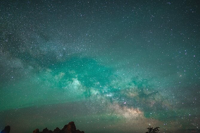 Astro-Photo, Hiking and Stargazing Tour in Arches National Park - Price and value: what $175 buys you in a dark-sky place