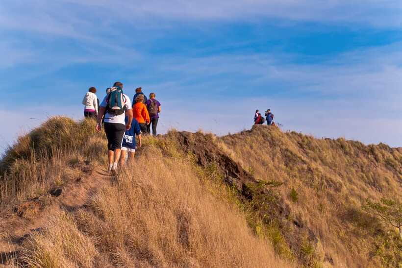Bali: Mount Batur Sunrise Hike with Breakfast & Hot Spring - Guides and pace: why names like Wayan and Gede matter