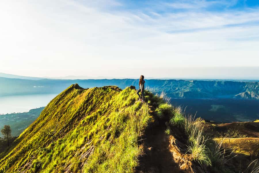 Bali: Sunrise Mount Batur Hike with Breakfast - Sunrise on the Summit: Ocean Horizons and the Lombok Connection