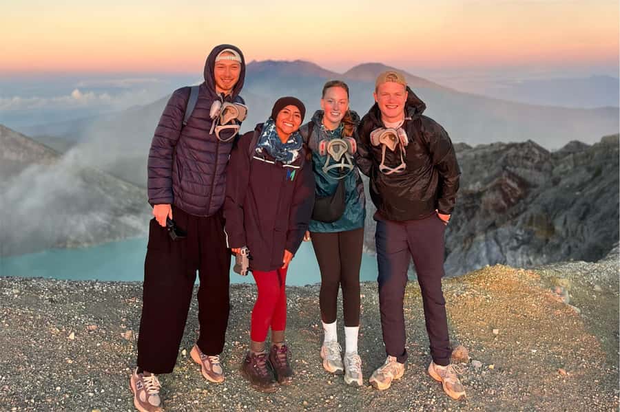 Banyuwangi: Mt. Ijen Sunrise Hike with Pickup & Health Check - The 1.5-Hour Ascent: Headlamp, Warm Clothes, and Smart Breaks