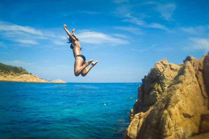 Barcelona: Costa Brava Easy Hike, Snorkel, Cliff-Jump & Meal - From Barcelona to Costa Brava: the morning drive and how the day flows