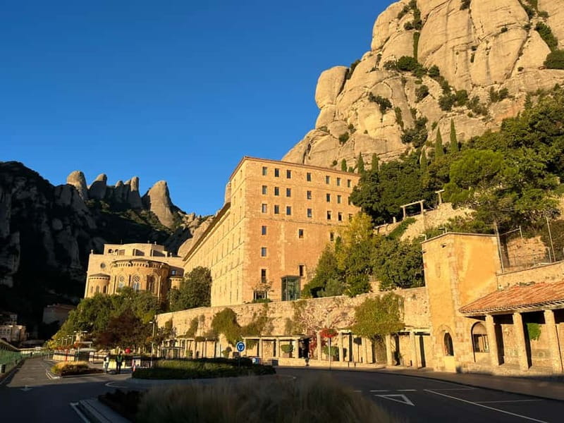 Barcelona: Early Morning Montserrat Trip with Abbey and Hike - The 7:30 Montserrat advantage: why “early” is the whole point