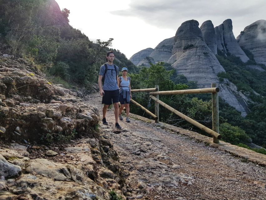 Barcelona: Montserrat Hiking Experience and Monastery Visit - The guided hike: steps, boxwood, and a steady mountain rhythm
