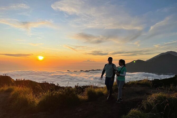Batur Hike : Mount batur Sunrise Hike & Natural Hotspring - Summit sunrise at 6:15: views, steam, and breakfast