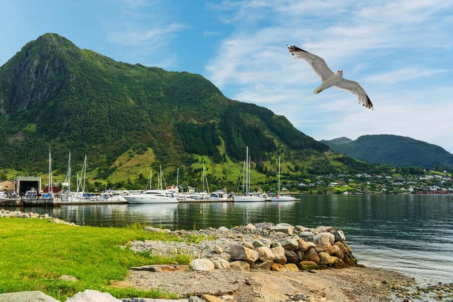 Bergen: Easy Hike to Bondhus Glacier Lake & Rosendal Visit - Price and value: what you are paying for in this $230 day trip