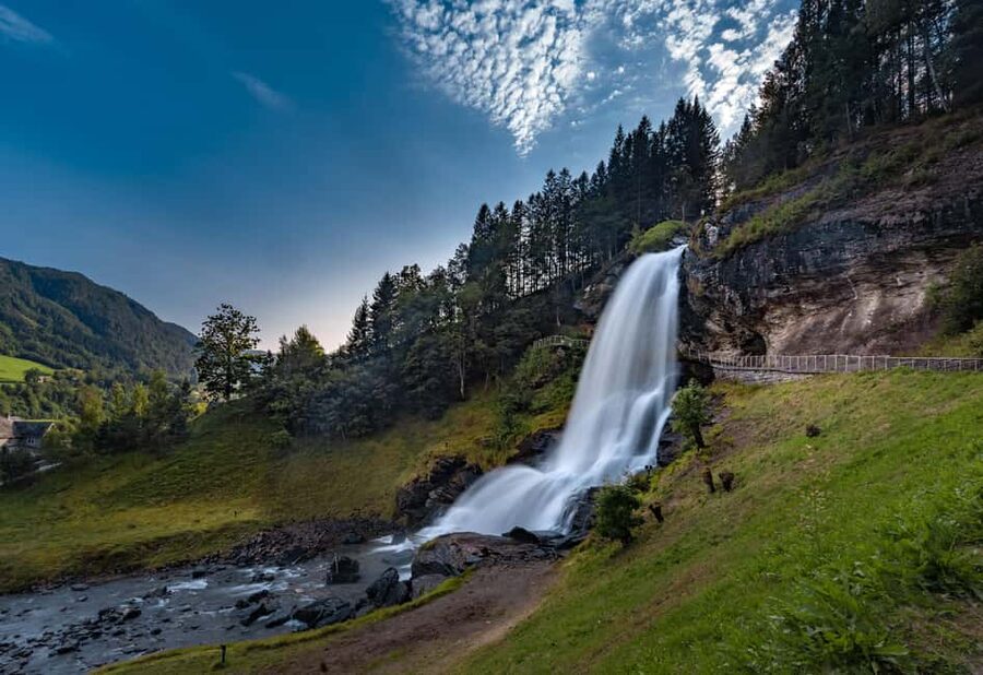 Bergen: Easy Hike to Bondhus Glacier Lake & Rosendal Visit - Who this tour suits best (and who should rethink it)