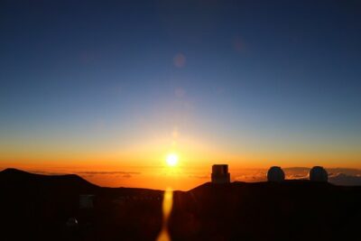 Big Island: Mauna Kea Summit Tour with Free Night Star Photo - The Onizuka Astronomy Complex Stop: Dinner, Gear, and Breathing Room