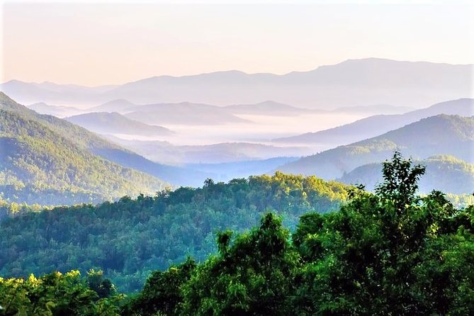 Blue Ridge Parkway Waterfalls Hiking Tour from Asheville - Stop 1 on the Parkway: Big Views and the Winter Reality Check