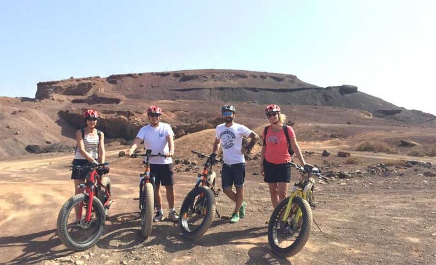 Caleta de Fuste/Corralejo: Guided E-Bike Tour & Crater Hike - Calderon Hondo: the crater hike that turns the ride into a story