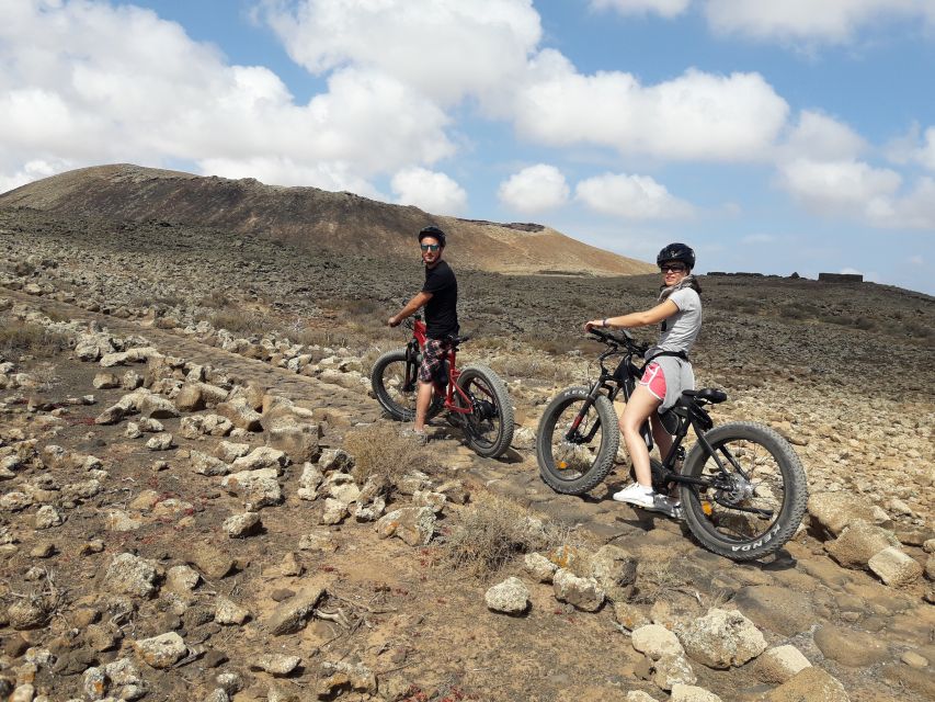 Caleta de Fuste/Corralejo: Guided E-Bike Tour & Crater Hike - El Cotillo: lagoon time plus surfers’ beach vibes