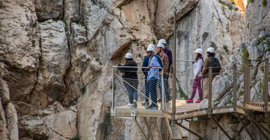 Caminito del Rey: Guided Hiking Tour with Entrance Tickets - Helmet, audio, and the safety reality check