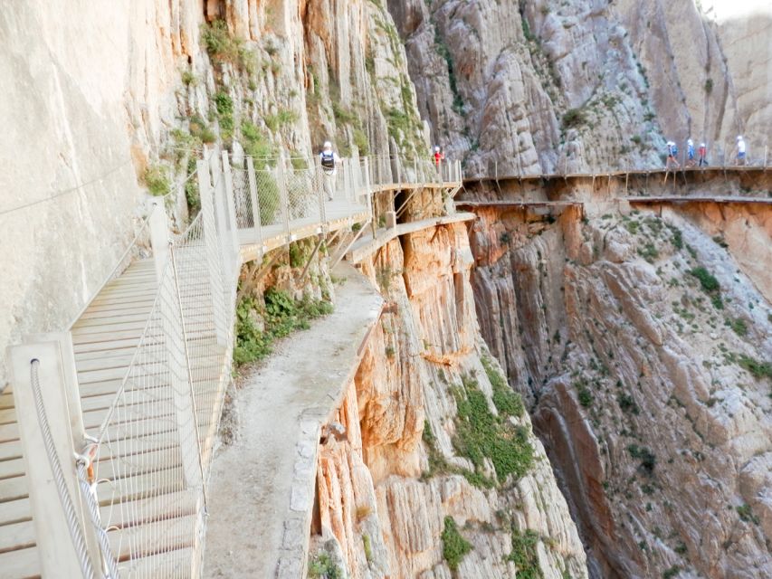 Caminito del Rey: Guided Hiking Tour with Entrance Tickets - From North Access to your first steps: how the hike starts