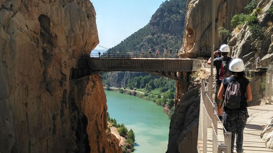 Caminito del Rey: Trekking Tour with Hiking Guide - Beyond the thrill: history, engineering details, and canyon atmosphere