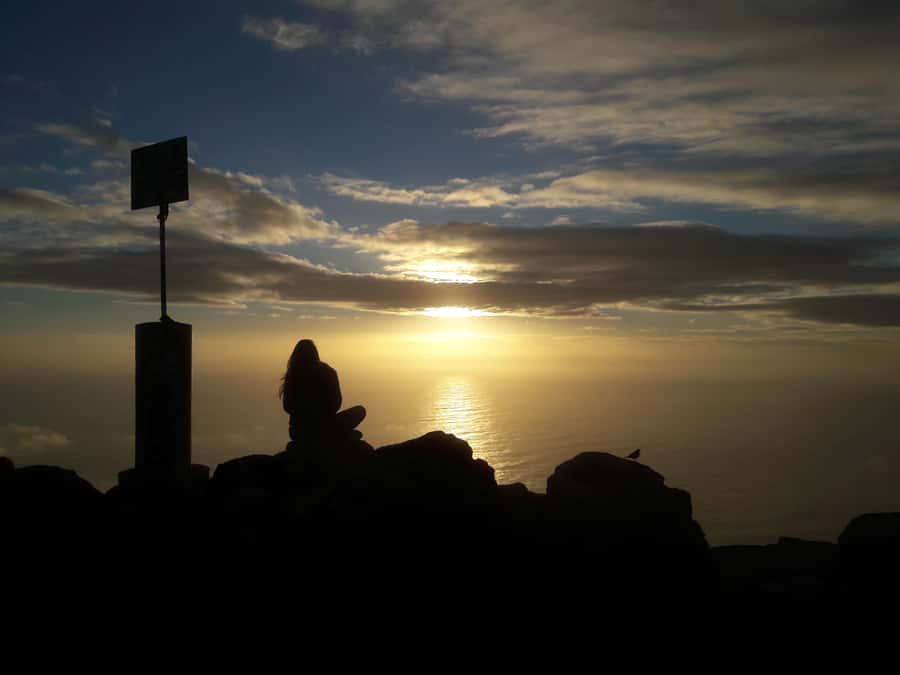 Cape Town: Lion's Head Sunrise with coffee or Sunset Hike - Headlamps and the Descent in Darkness: Why Night Changes Everything