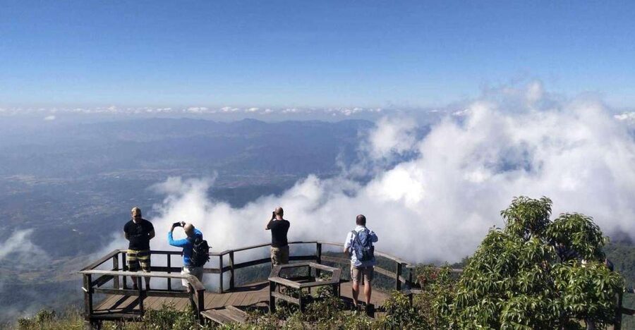 Chiang Mai: Doi Inthanon Park Day Trip with Kiw Mae Pan Hike - King and Queen’s Pagodas: Architecture With Real Storytelling