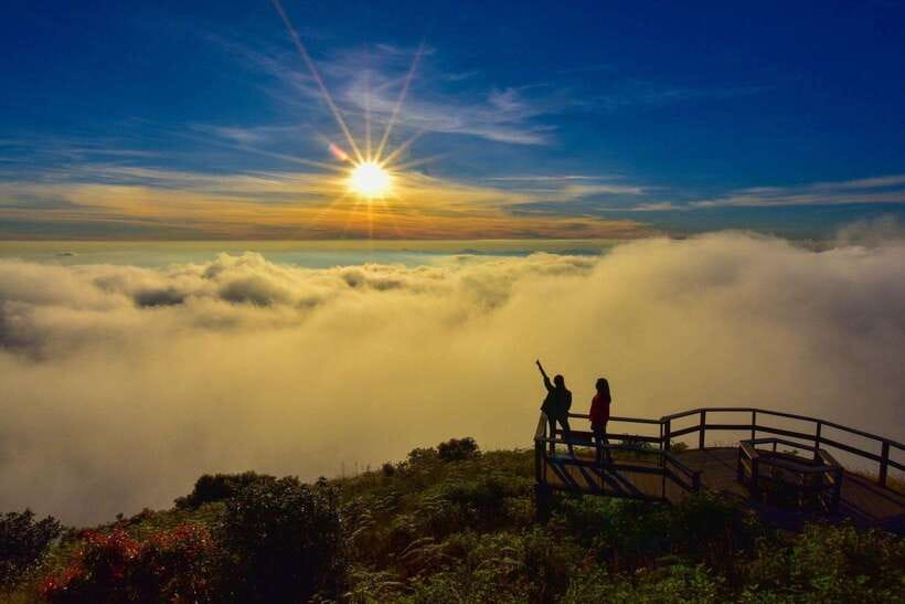 Chiang Mai: Doi Inthanon Park Tour & Kew Mae Pan Trail Hike - Royal stop: King and Queen’s Pagodas (plus how to dress)