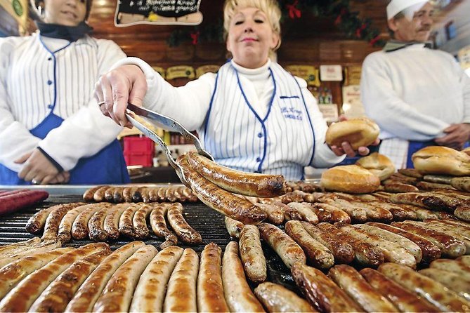 Chicago-Style Holiday Hike: Festive Food and Walking Tour - Stop 1: Christkindlmarket Cider and the German-Christmas Mood