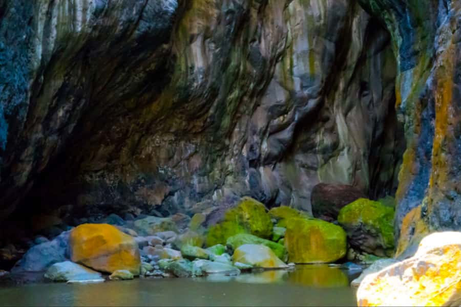Cilaos: La Chapelle Hiking Experience - Reaching the ancient volcanic chamber: the geology lesson that lands