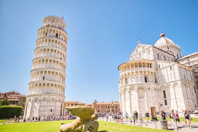 Cinque Terre Day Trip with Optional Hiking or Pisa - Vernazza: A Port Town Feel (and a Quick Reset for Photos)