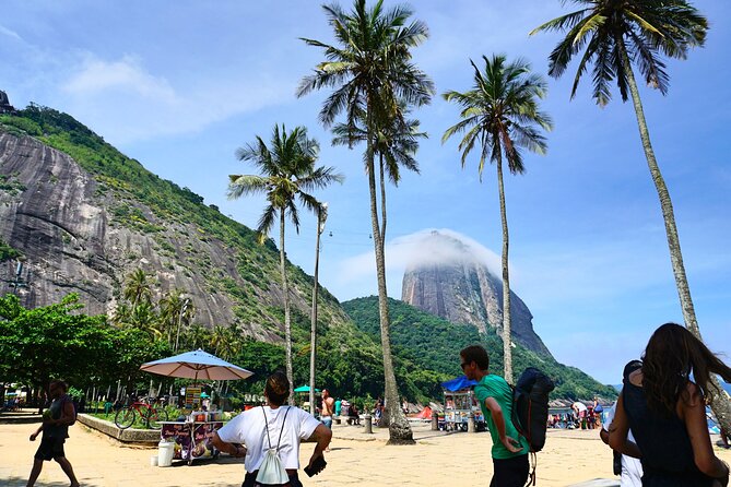 Climb Sugarloaf: A Thrilling Adventure to Rio’s Postcard Peak - Meeting at Praça Gen. Tibúrcio and the 2:00 pm Rhythm