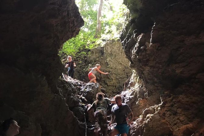 Cole's Cave Hike - What to wear: shoes with grip, plus a change plan