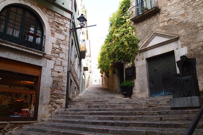 Costa Brava and Girona Small Group Easy Hike from Barcelona - Placa de la Independencia Lunch Break: Eat Local, Choose Your Spot