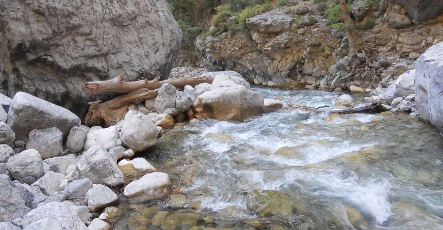 Crete: Samaria Gorge Hiking with transfer and expert Escort - The main event: 4 to 6 hours descending through Europe’s longest gorge