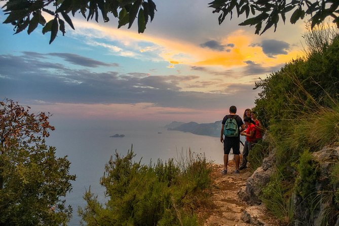 Discover "Path of theGods" private hiking tour from Amalfi Positano Sorrento - Lemon Point and the sea viewpoints: when the Amalfi Coast turns postcard-perfect
