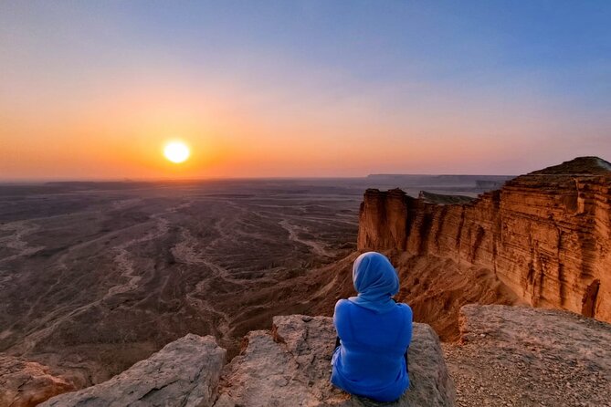 Edge Of The World Hike(Dinner under stars,village,bats cave,camp) - Edge of the World (Jebel Fihrayn) at Sunset: the real reason to book