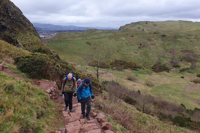 Edinburgh: Arthur's Seat Hike with Local Guide - Holyroodhouse Start: Where You Meet and How to Not Get Lost