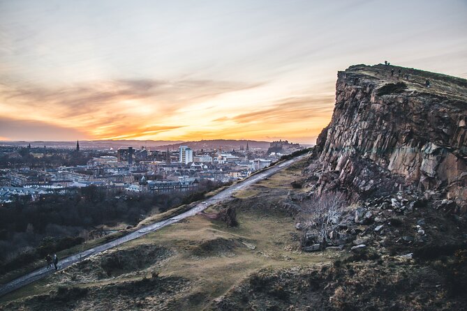 Edinburgh: Arthur's Seat Hike with Local Guide - Small Group, Good Pace, and Photo Time: The Trade-Offs