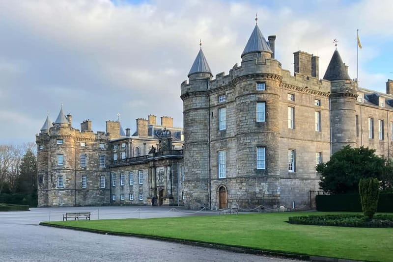 Edinburgh: Hike Arthur's Seat & Calton Hill - Holyrood Park: wildlife and quieter walking time
