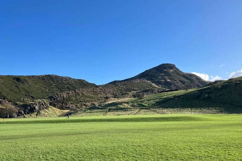 Edinburgh: Hike Arthur's Seat & Calton Hill - Small-group touring: why max 10 feels like the sweet spot