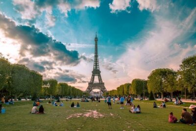 Eiffel Tower Access to 2nd Floor and Summit by Lift - The escorted portion: how the Level 2 handoff actually works