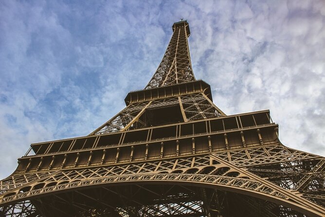 Eiffel Tower Access to 2nd Floor and Summit by Lift - Price and value: paying more for fewer headaches