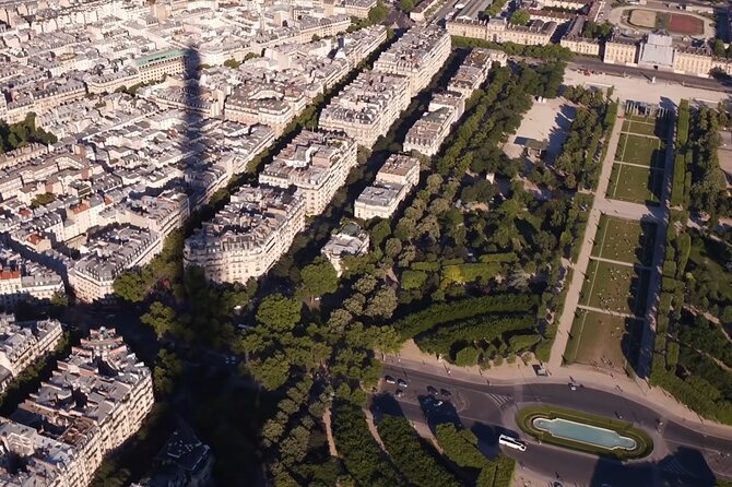 Eiffel Tower Climbing Tour with Summit Access - Your Guide Makes the Climb: Ellen, Hannah, Div, and the Difference They Create