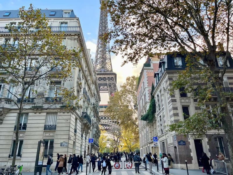 Eiffel Tower Entry: Summit or 2nd Floor with Audioguide - Meeting point at 2 Av. Elisée Reclus: where you start