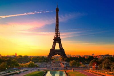 Eiffel Tower Lift Access with Optional Summit and Seine Cruise - Eiffel Tower with a live guide: the part that changes your visit