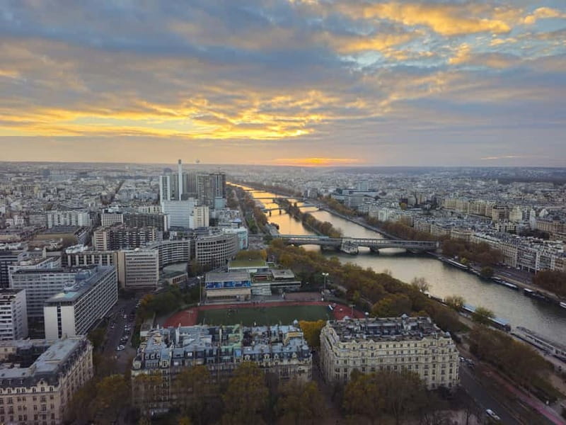 Eiffel Tower Ticket: Summit or 2nd Floor + Audioguide - Pre-reserved entry and phone audioguide: what makes this ticket work