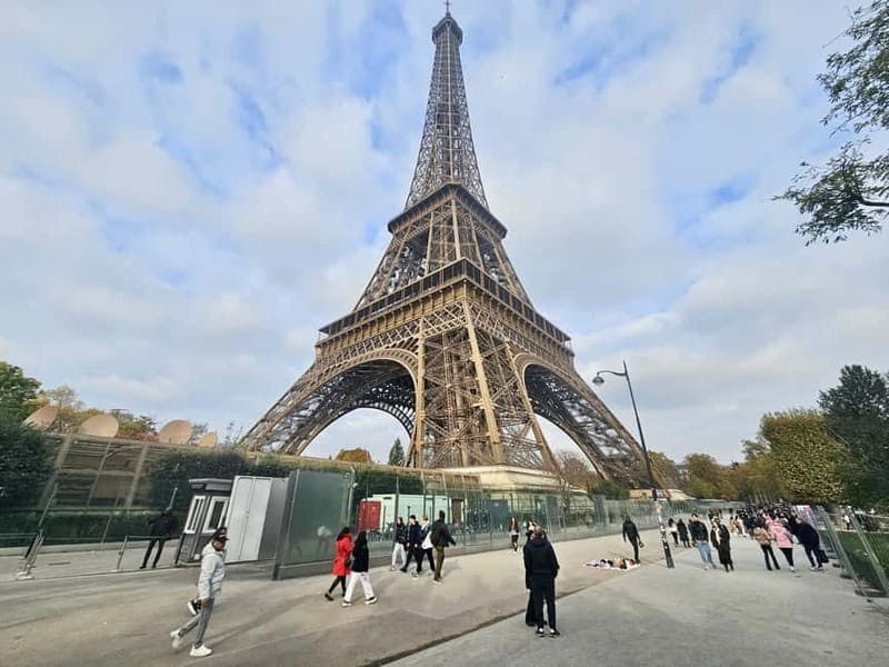 Eiffel Tower Ticket: Summit or 2nd Floor + Audioguide - Eiffel Tower 1st floor (about 30 minutes): more angles, more breathing room