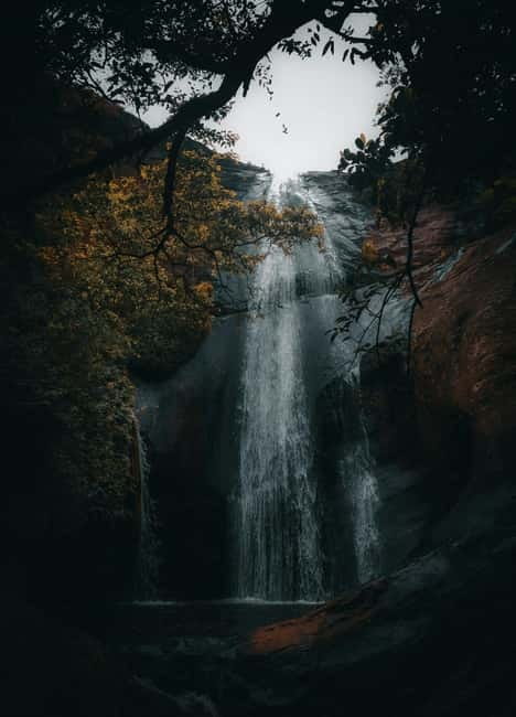 Ella: Waterfall hunting Hike to Bambarakanda and Lanka Falls - A waterfall day that actually feels remote from crowds