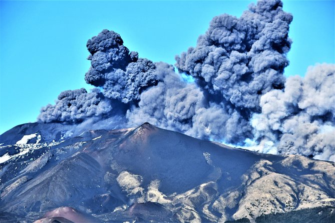 Etna Summit 3000 m cable car included - Guides make or break it: Luca, Max, Giuseppe, and the science talk