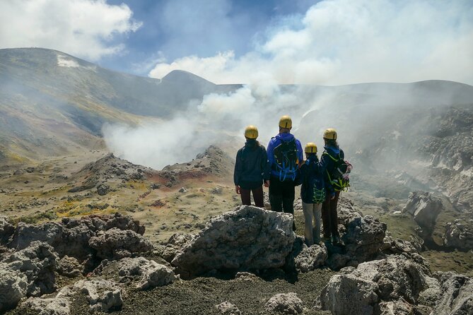 Etna: Trekking to the summit craters at 3,340 meters - The climb to 3,300–3,400m: Cratere Centrale and Crateri Barbagallo